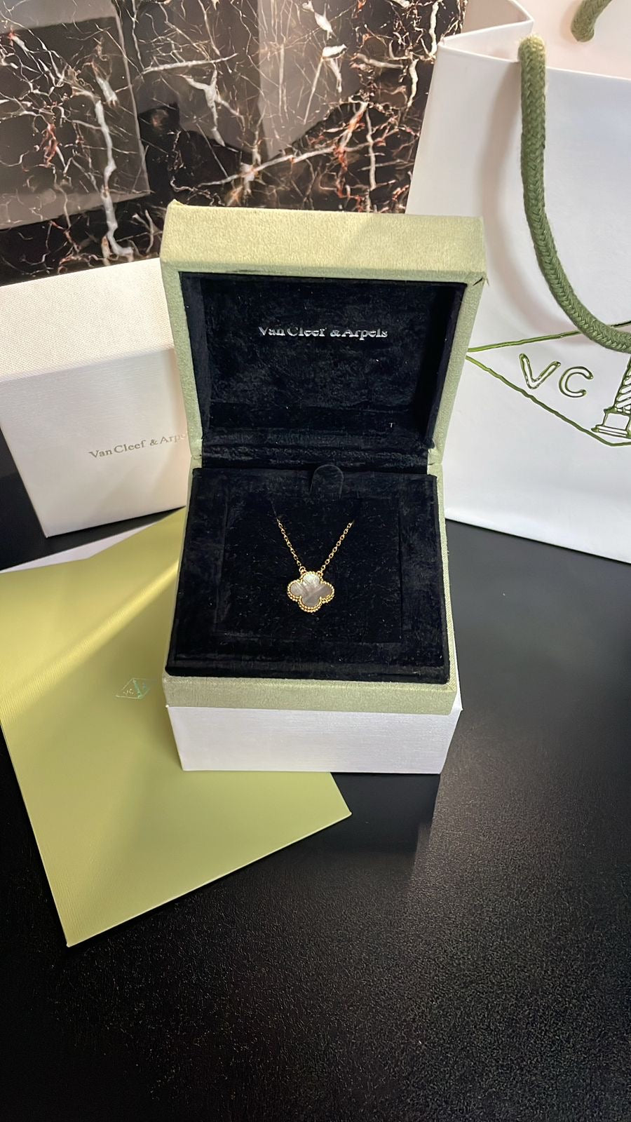 Collar Tipo Van Cleef plata .925 bañado en oro Perla