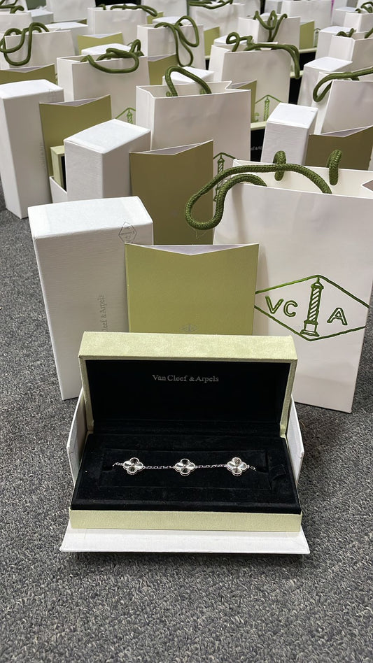 Pulso Tipo Van Cleef Plata .925 con baño de oro Plata