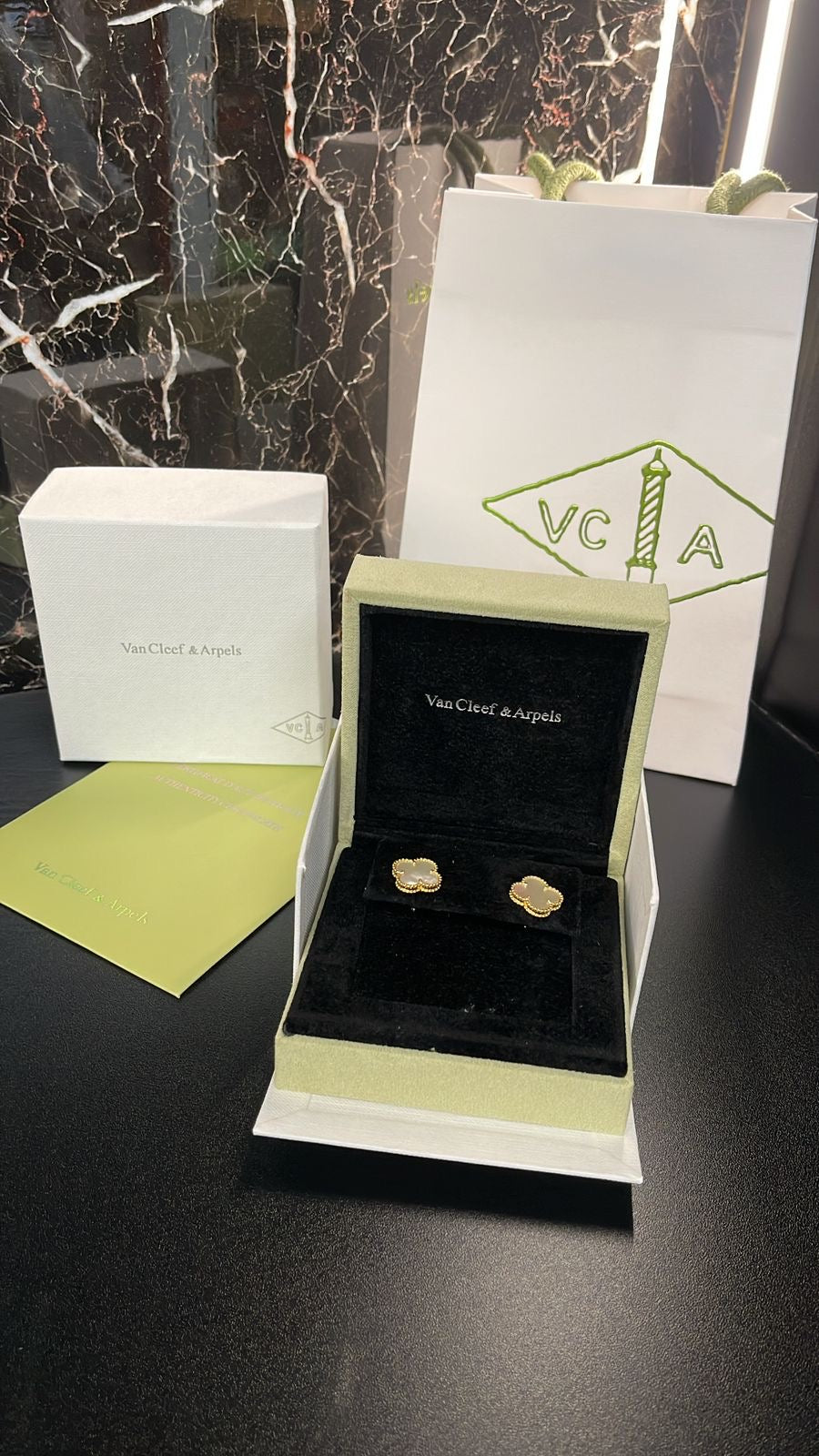 Aretes Tipo Van Cleef Plata .925 con baño de oro Perla