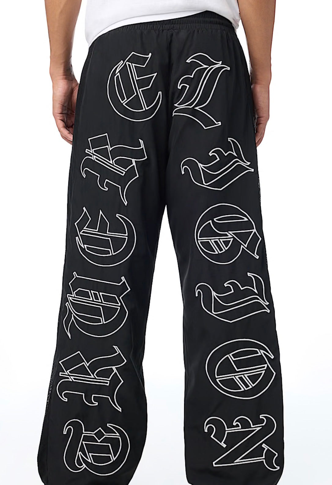 TR Pants Exploted Logo