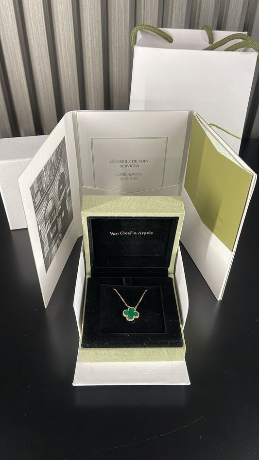 Collar Tipo Van Cleef Plata .925 con baño de oro Verde
