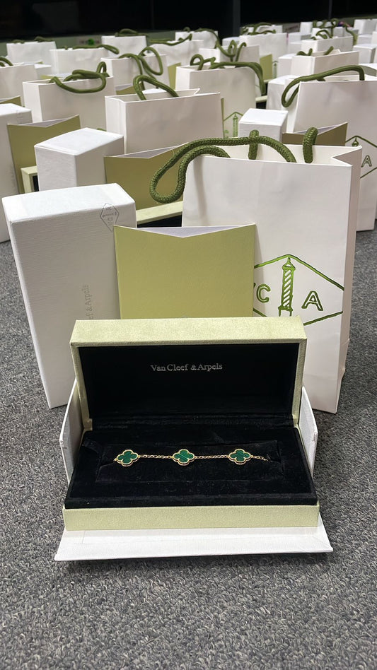 Pulso Tipo Van Cleef Plata .925 con baño de oro Verde