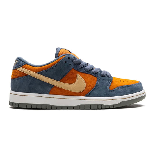 Dunk Low SB Light Carbon