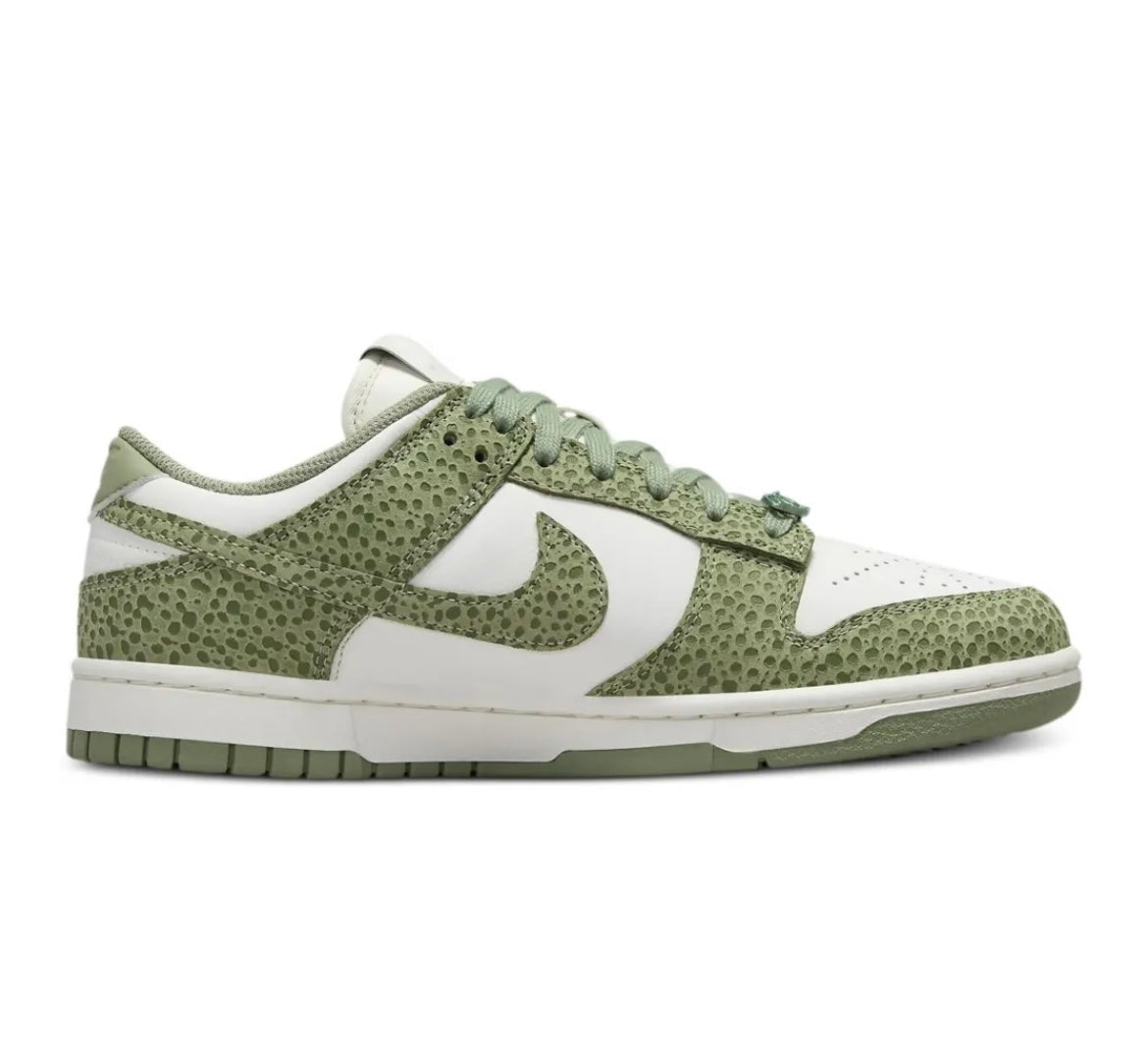 Dunk Low PRM Oil Green