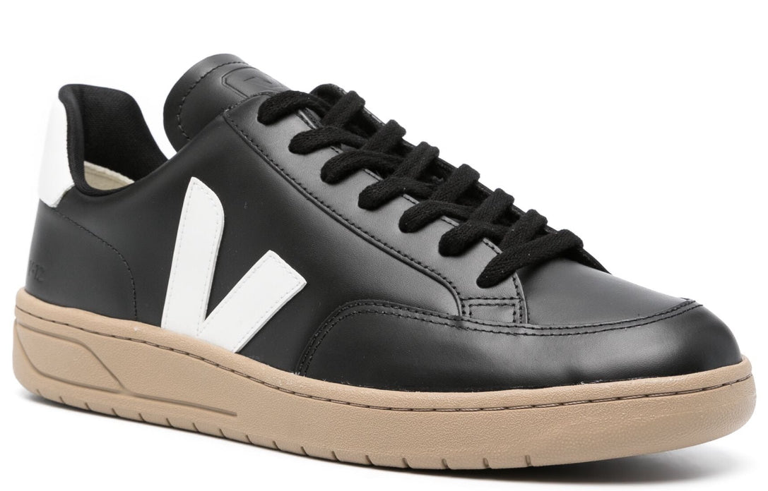 Veja V-12 Black White Dune